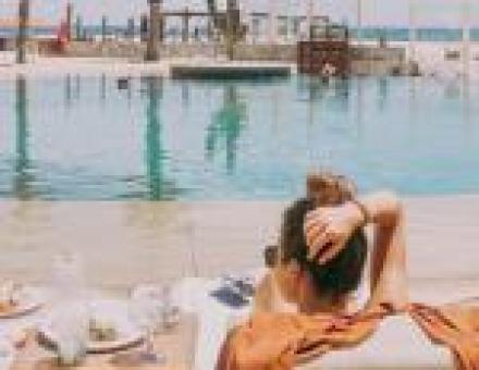 The litigants on the screen are not actors